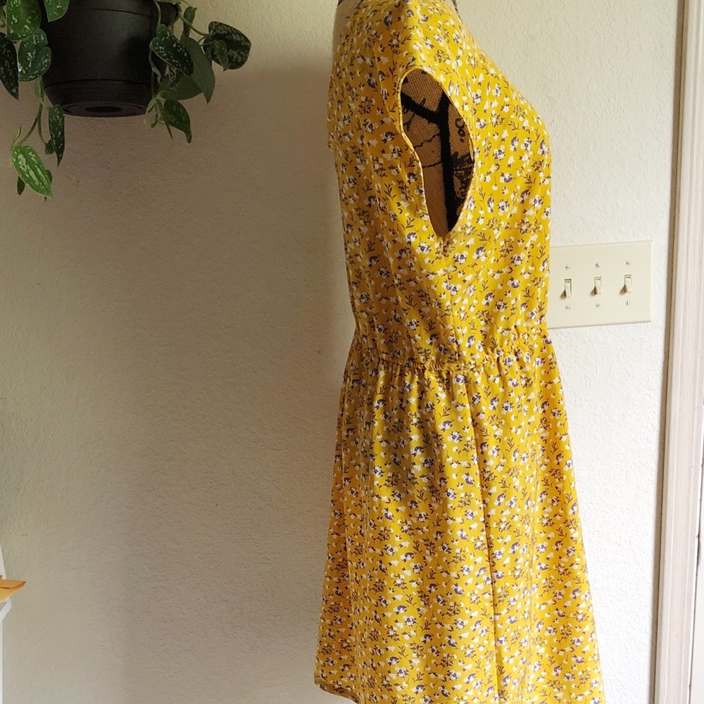 Old Navy Gold Floral Dress - Picture 7 of 10